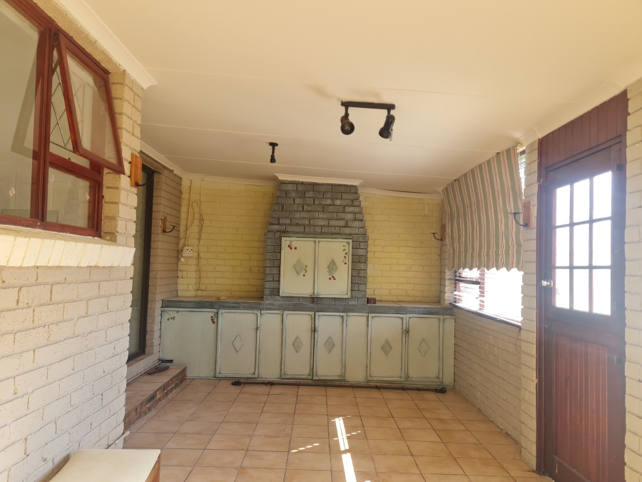 To Let 2 Bedroom Property for Rent in Wavecrest Eastern Cape